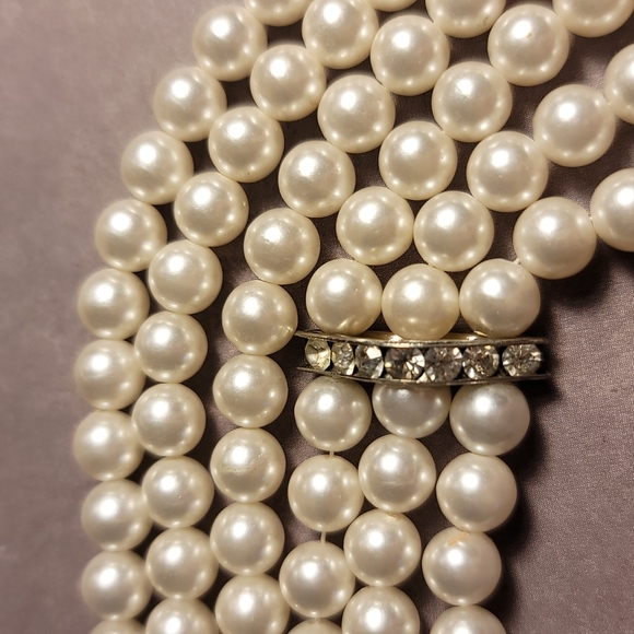 Vintage Pearl Necklace - Picture 3 of 3